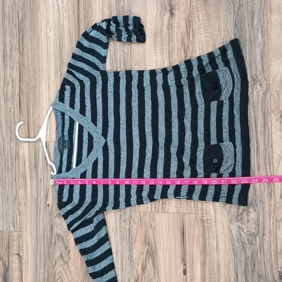 C'est City August Silk v-neck striped three quarter sleeve sweater size S - Picture 5 of 6